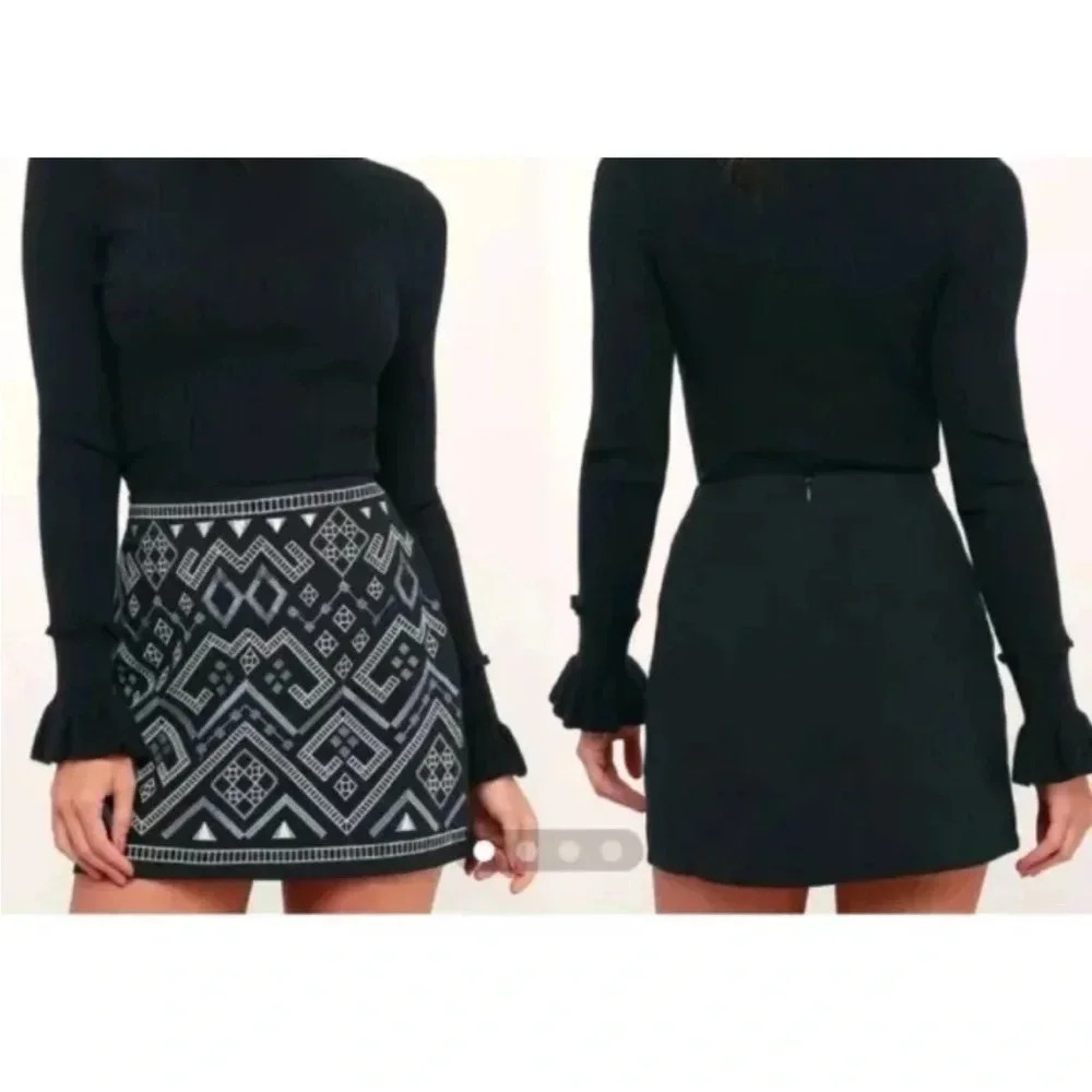 Lush Mini Skirt Women's Medium Black Geometric Embroidered Lined Preppy Acadamia